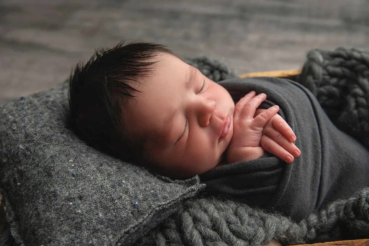 Yessica 0065 Las Vegas photographer Susy Martinez Photography photographs baby boy in slate setup