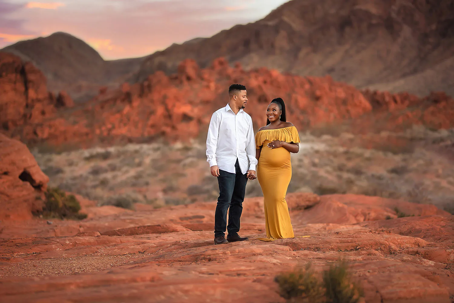 las vegas maternity photographer valley of fire