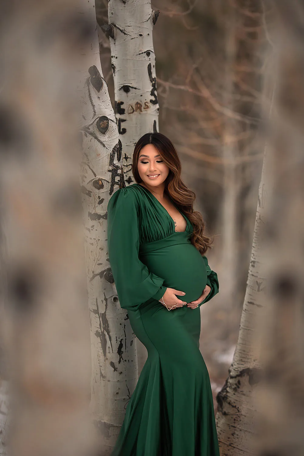snowy maternity portraits in las vegas